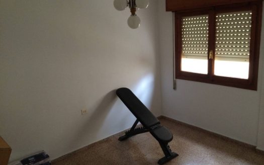 P147 PISO CON JARDIN RECIEN PINTADO