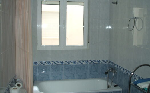 P 261 Piso con vistas al monte. Se vende con trastero y con garaje.