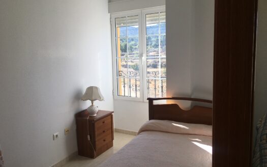 P 261 Piso con vistas al monte. Se vende con trastero y con garaje.