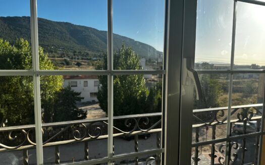 P 261 Piso con vistas al monte. Se vende con trastero y con garaje.