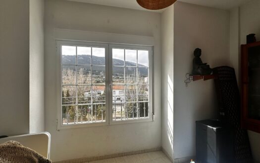 P 261 Piso con vistas al monte. Se vende con trastero y con garaje.