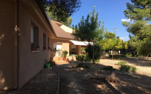 Chalet 162 En Benejama con piscina y pinada