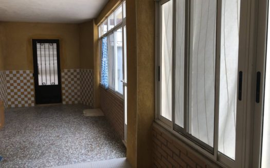 C 110 CASA CON PISCINA, NAVE, HUERTO ETC