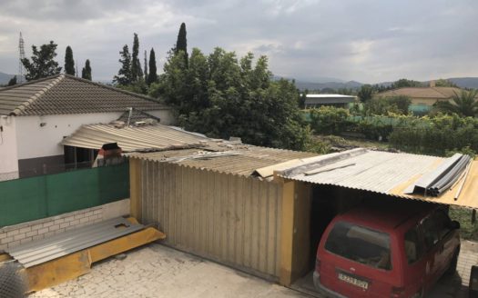 C 110 CASA CON PISCINA, NAVE, HUERTO ETC