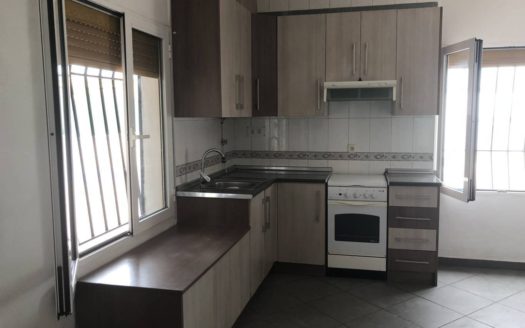 C 110 CASA CON PISCINA, NAVE, HUERTO ETC