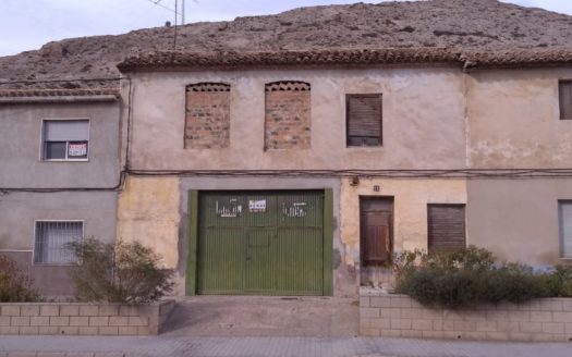 C 235 CASA EN LA LOSILLA