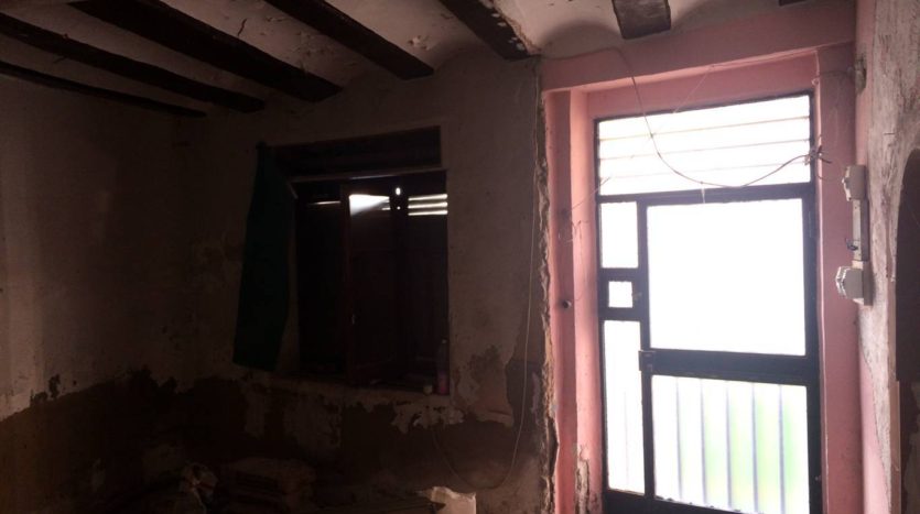 C 220 Casa junto a la plaza de las Ollas y el Raval | Fincas Biar