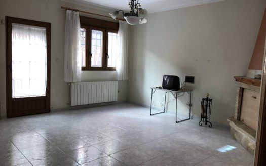 C 255 Casa con terraza y patio