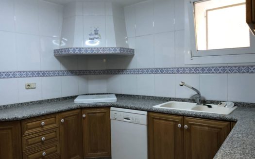 C 255 Casa con terraza y patio