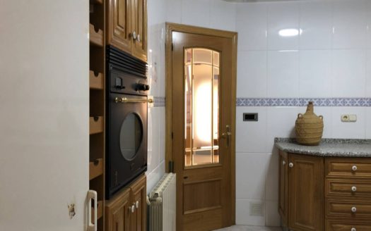 C 255 Casa con terraza y patio