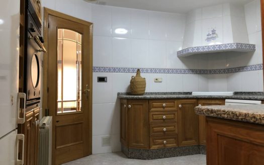 C 255 Casa con terraza y patio