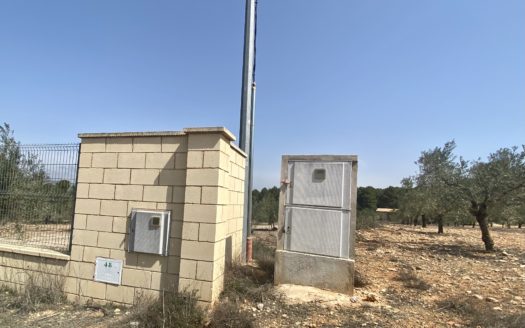 CT 108 Terreno en Bañeres 3800m2 con casita de 20m2 luz y agua