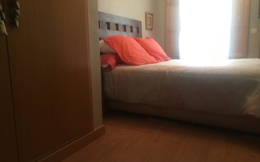 P182 Duplex en la calle Barrera, edificio de solo 4 pisos con ascensor y Plaza de garaje en otro edificio.