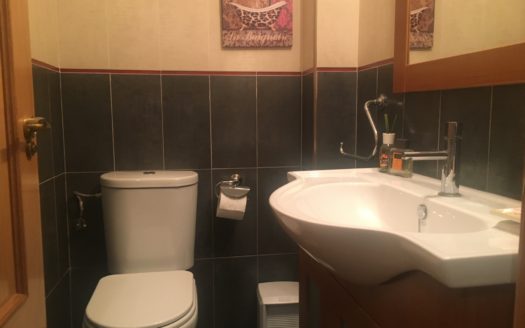 P182 Duplex en la calle Barrera, edificio de solo 4 pisos con ascensor y Plaza de garaje en otro edificio.