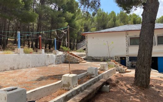 F 012 Finca en la zona de monte en Castalla.