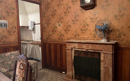 C 282 Casa señorial en Caudete en la plaza del ayuntamiento.