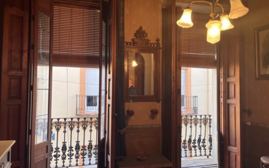 C 282 Casa señorial en Caudete en la plaza del ayuntamiento.