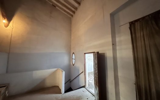 C 282 Casa señorial en Caudete en la plaza del ayuntamiento.