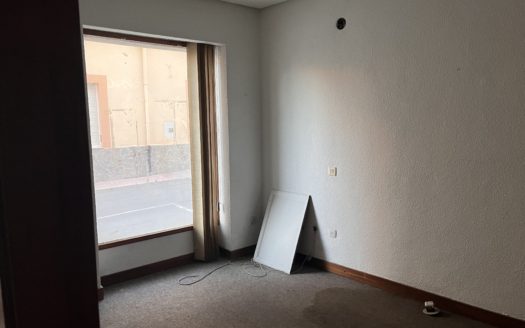 C 282 Casa señorial en Caudete en la plaza del ayuntamiento.