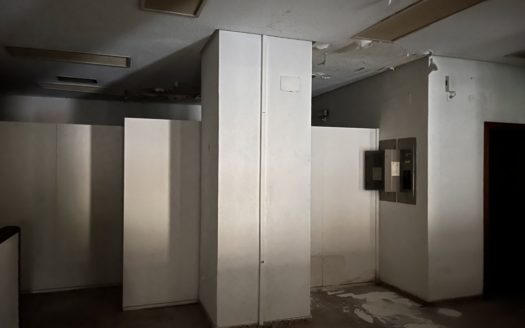 C 282 Casa señorial en Caudete en la plaza del ayuntamiento.