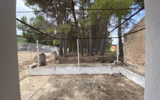 CT 053 Casa con terreno con pinada en el FIGUERAL.