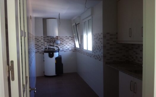 Edificio entero a estrenar con local de 50m2, trastero, piso de 2 habitaciones y un piso duplex 2 hab mas buhardilla enorme con baño