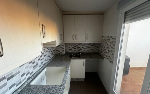 Edificio entero a estrenar con local de 50m2, trastero, piso de 2 habitaciones y un piso duplex 2 hab mas buhardilla enorme con baño