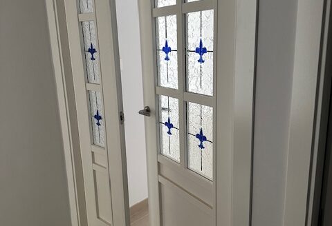 Edificio entero a estrenar con local de 50m2, trastero, piso de 2 habitaciones y un piso duplex 2 hab mas buhardilla enorme con baño