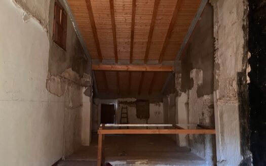 C 298 Venta de casa a reformar en centro del pueblo de Biar