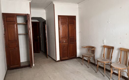 C 298 Venta de casa a reformar en centro del pueblo de Biar