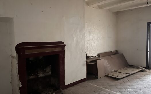 C 298 Venta de casa a reformar en centro del pueblo de Biar