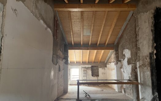 C 298 Venta de casa a reformar en centro del pueblo de Biar