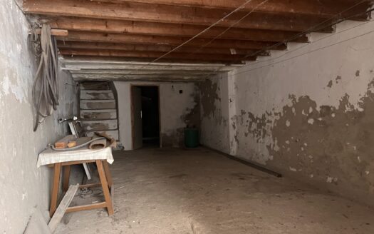 C 298 Venta de casa a reformar en centro del pueblo de Biar