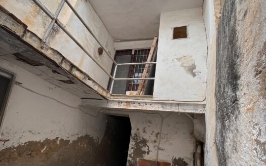 C 298 Venta de casa a reformar en centro del pueblo de Biar