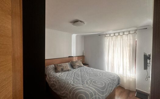 C 259 Venta casa de dos plantas primera reformada y planta segunda diafana.