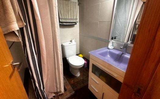 C 259 Venta casa de dos plantas primera reformada y planta segunda diafana.