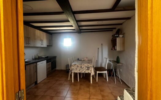 C 259 Venta casa de dos plantas primera reformada y planta segunda diafana.