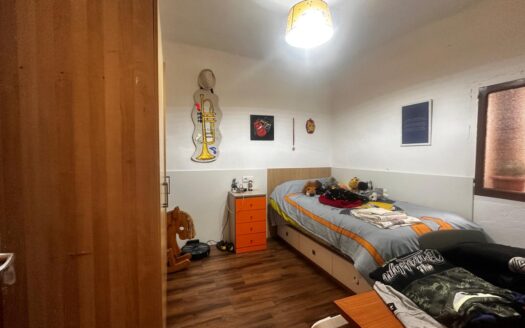 C 259 Venta casa de dos plantas primera reformada y planta segunda diafana.