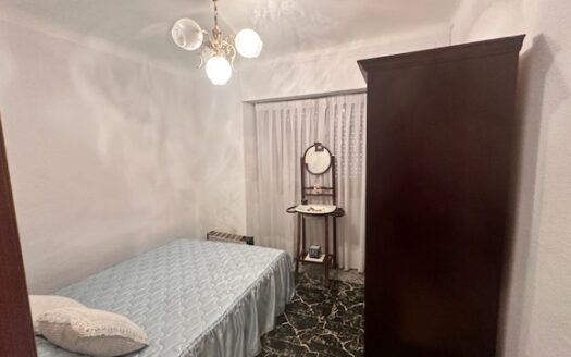 C 262 Venta de casa en Biar la primera planta esta independiente del resto de la vivienda, por lo que son dos casas en una.