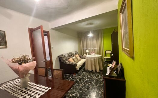 C 262 Venta de casa en Biar la primera planta esta independiente del resto de la vivienda, por lo que son dos casas en una.