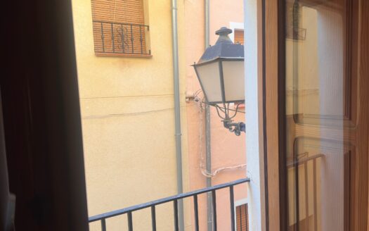 C 047 Se vende casa en pleno centro de Biar