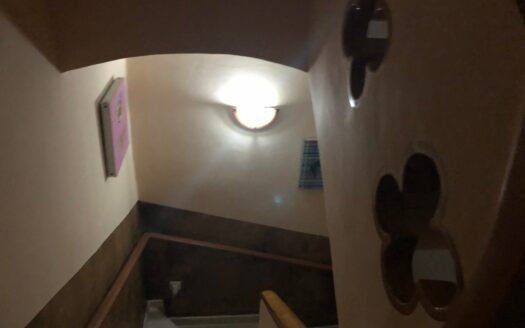 C 047 Se vende casa en pleno centro de  Biar