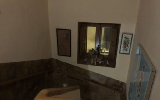 C 047 Se vende casa en pleno centro de Biar