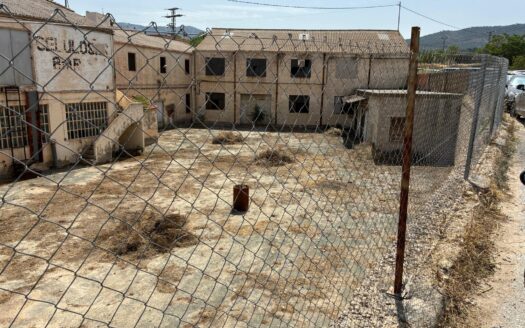 N 008 Se vende nave con solar en Biar