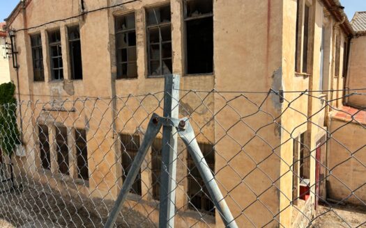 N 008 Se vende nave con solar en Biar