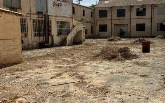 N 008 Se vende nave con solar en Biar