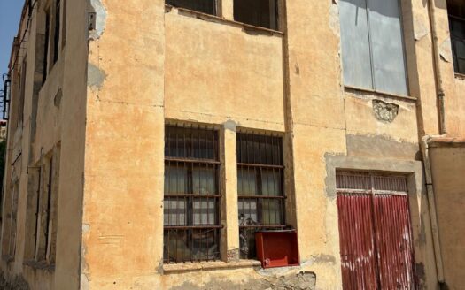 N 008 Se vende nave con solar en Biar