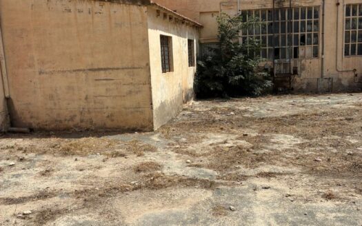 N 008 Se vende nave con solar en Biar