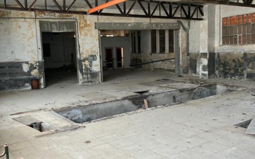 N 008 Se vende nave con solar en Biar