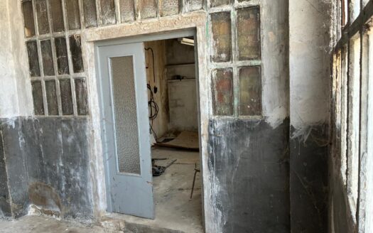 N 008 Se vende nave con solar en Biar